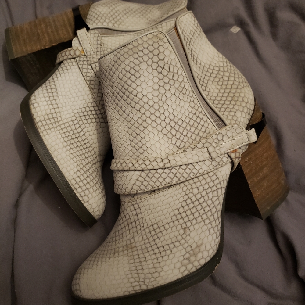 BRAND NEW Crown Vintage Snakeskin Bootie